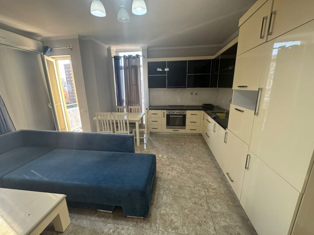 APARTAMENT 2+1 ME QIRA TEK FUSHA E AVIACIONIT