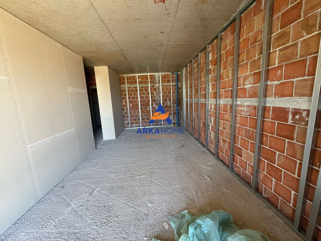 VENDESI APPARTAMENTO 1+1+ VERANDA "LIQENI I THATE" 248.040 EURO