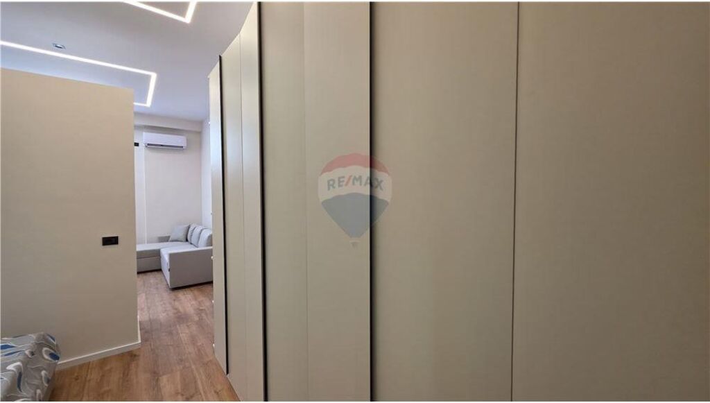Apartament 1+1 për Shitje – Vija e Parë, Lungo Mare