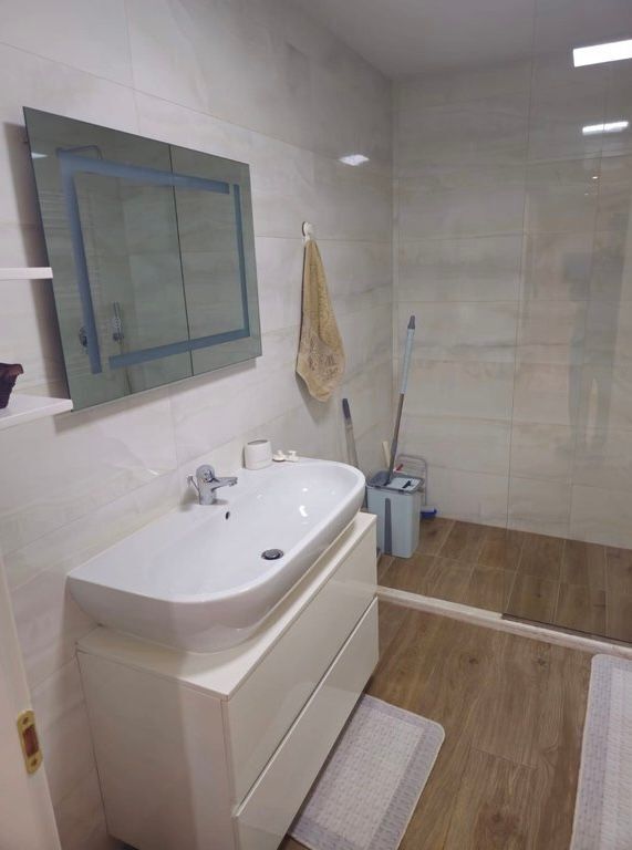 Apartament me qera 2+1+2 Liqeni Artificial