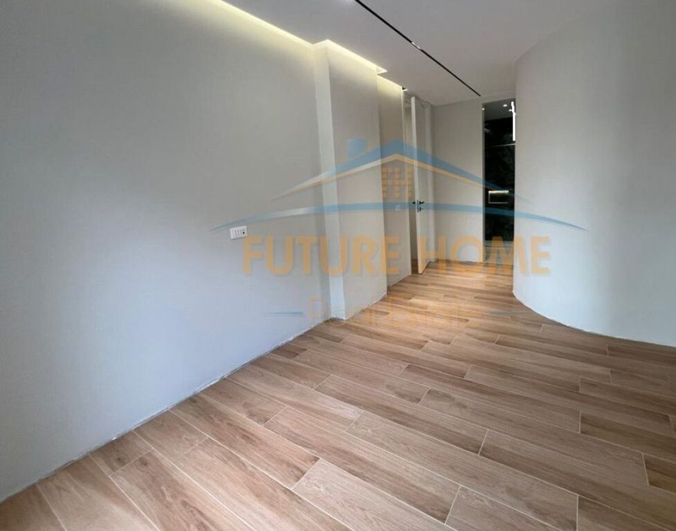 SHITET APARTAMENT 2+1 TEK KOMUNA E PARISIT