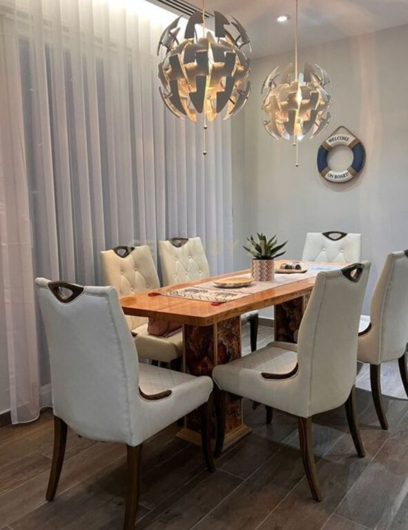 ✨ Vilë luksoze me pishinë për shitje