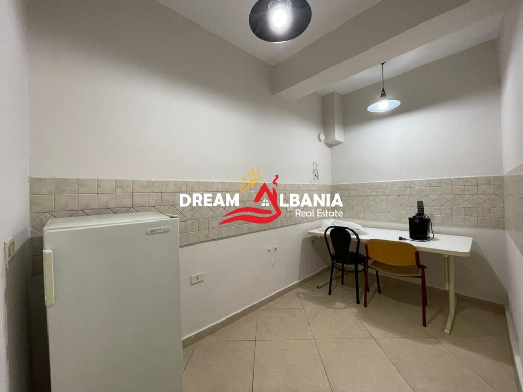 Jepet me qera ambient per zyra tek rruga e Kavajes, prane Garden Building (ID 42214500)