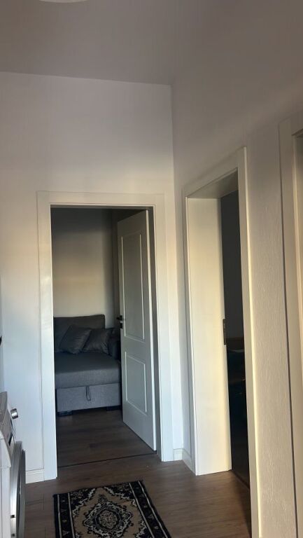 Jepet me qira 1+1 kati 1 shpi private 400 mije leke Rruga Jorda Misja