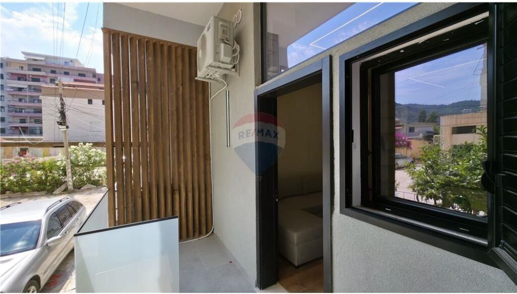 Apartament 1+1 për Shitje – Vija e Parë, Lungo Mare