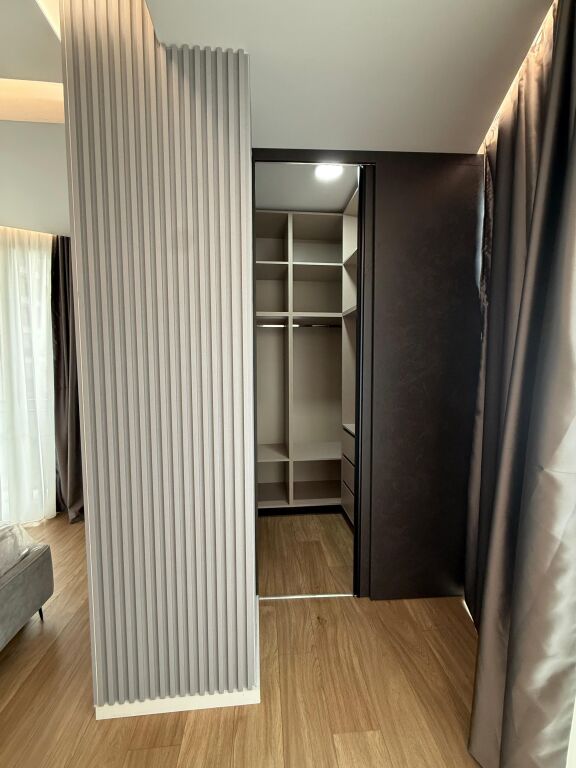 🏠Apartament 2+1+Post Parkimi me qira 📍Rezidenca Golden Tower, Mine Peza ✨ Arredim modern 💶Çmimi: 1100€ Neto