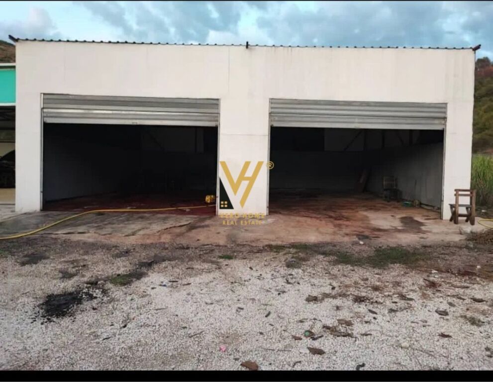 JEPET MAGAZINE 370 M2 ME QERA NE KOMBINAT 80.000 LEKE