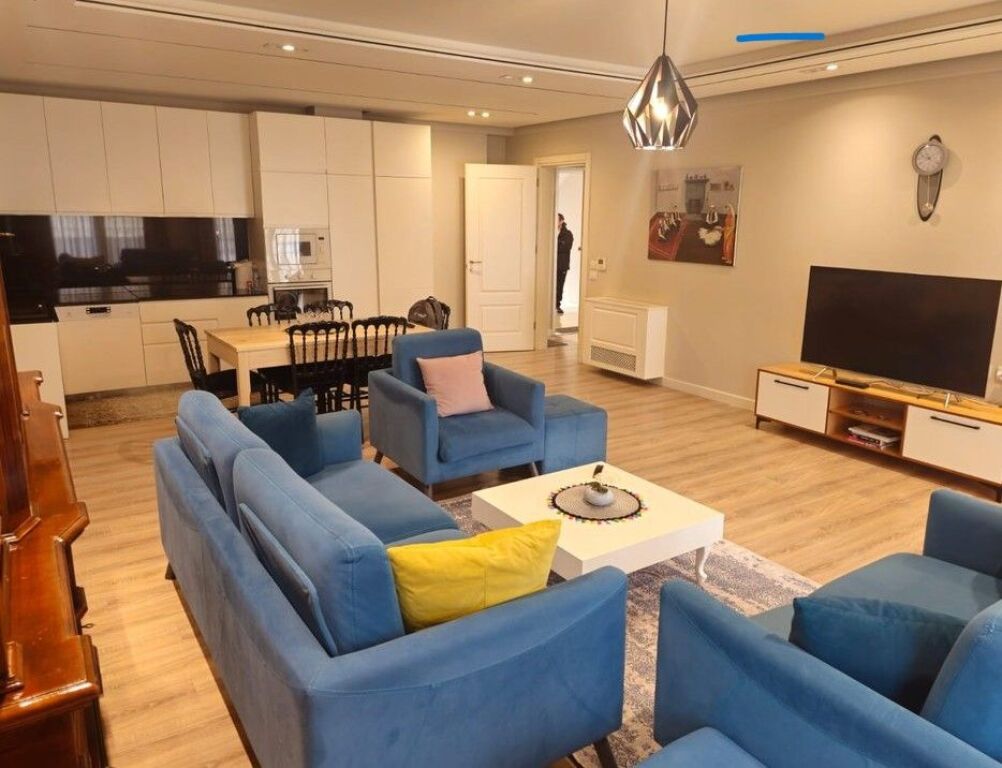 Apartament premium 2+1+2 (130 m²) me qira pranë Liqenit Artificial të Tiranës!