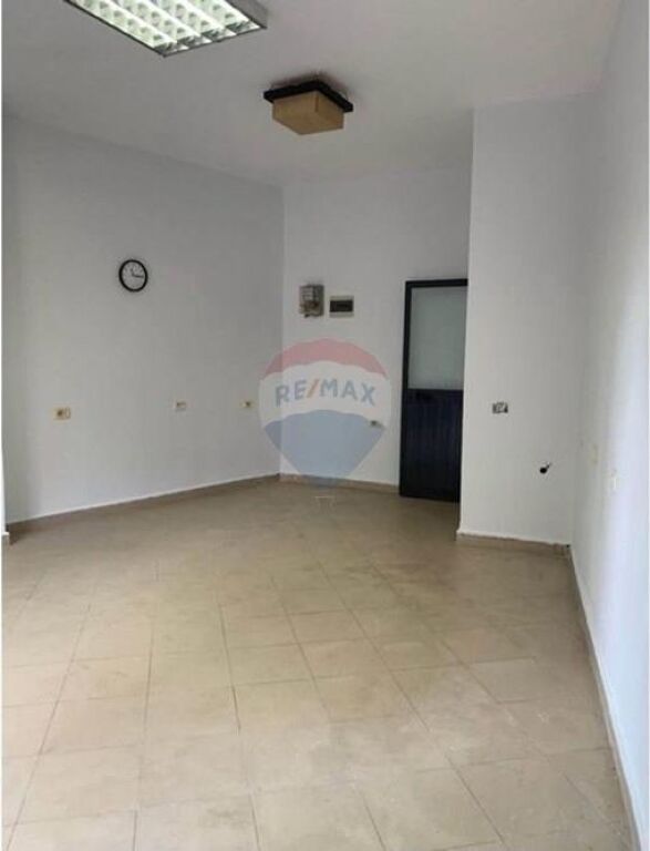 Dyqan me Qira – Rruga Pjetër Budi, Tiranë