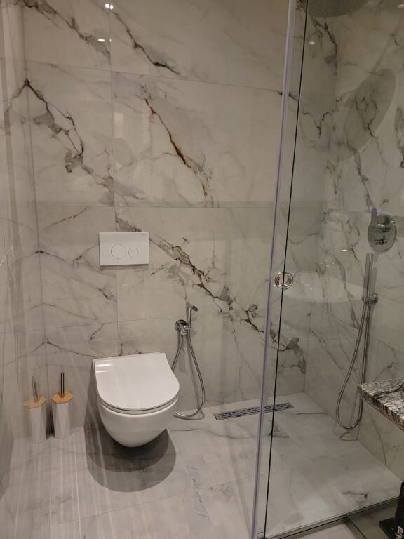 🏠Ne zonen e Rruges se Durresit,jepet me qera kati i I-re i nje vile1+1,i sapo mobiluar. 600Euro   