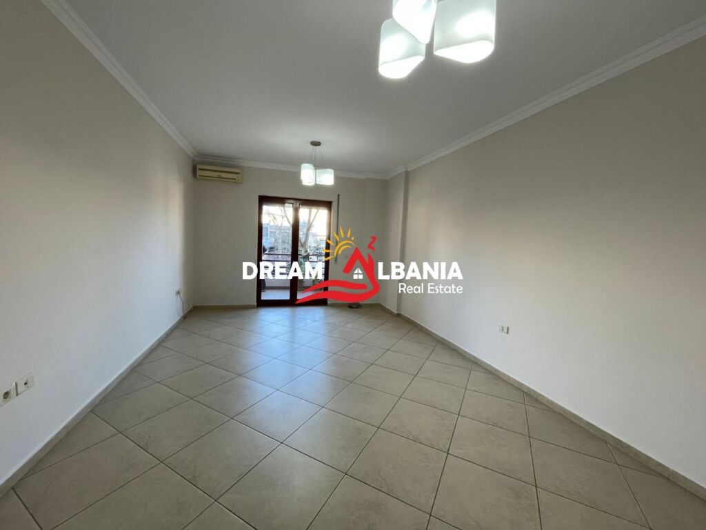 Jepet me qera ambient per zyra tek rruga e Kavajes, prane Garden Building (ID 42214500)