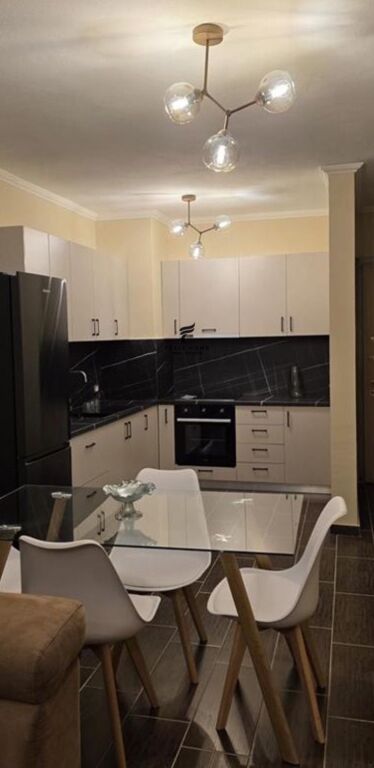 APARTAMENT ME QERA 2+1 YZBERISHT 50.000 LEKE