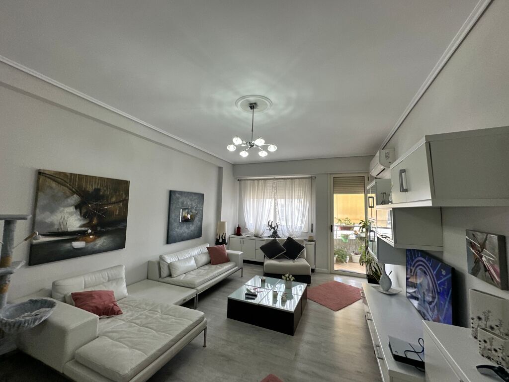 Apartament 2+1+2 për shitje në Lungomare Vij e Pare ,Pamje anësore nga Deti. 2160€ m2