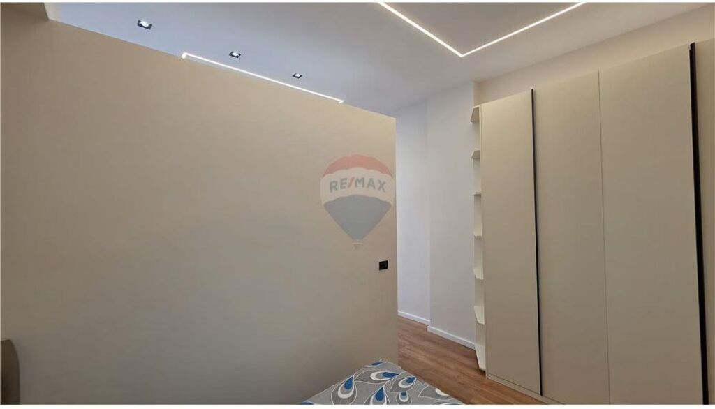 Apartament 1+1 për Shitje – Vija e Parë, Lungo Mare