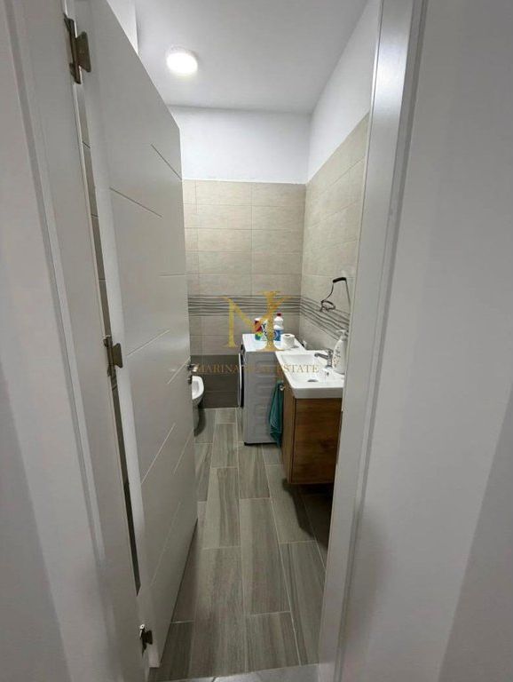 Apartament 2+1 me qera ne qender te spitalles !!