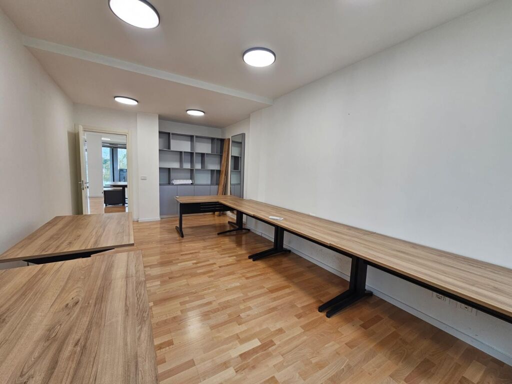 Lake View, Japim zyre per qira