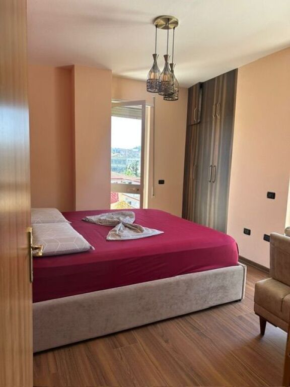 Shitet super apartment 1+1  ne Golem