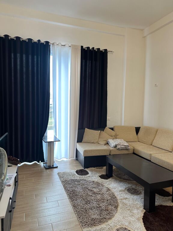 2+1,i mobiluar ne Astir te kompleksi tudas,500 euro