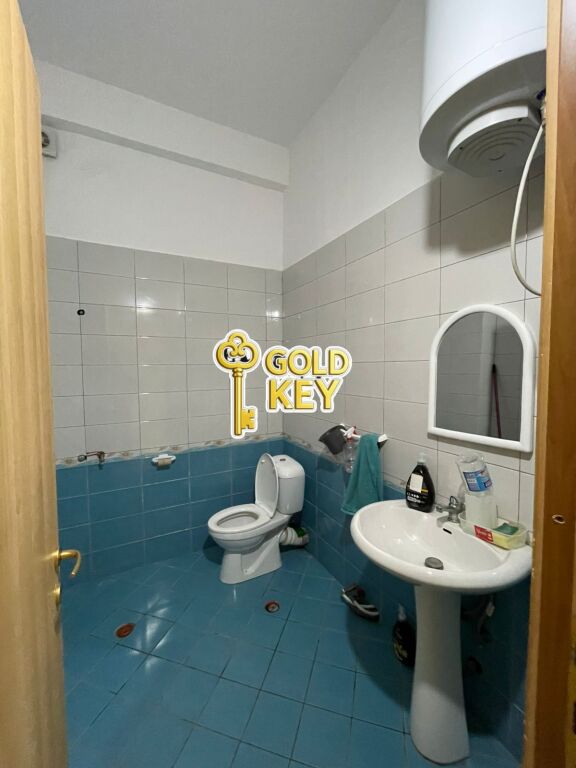 🏢 AMBIENT BIZNESI ME QERA POLIKLINIKA DURRES