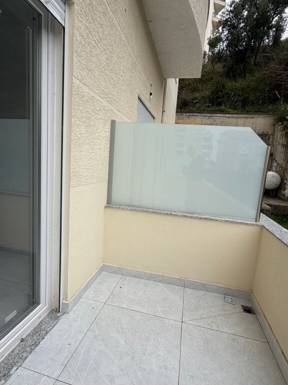 Appartamento super investito 1+1 in vendita nella zona di Shkëmbi i Kavajës 🌊