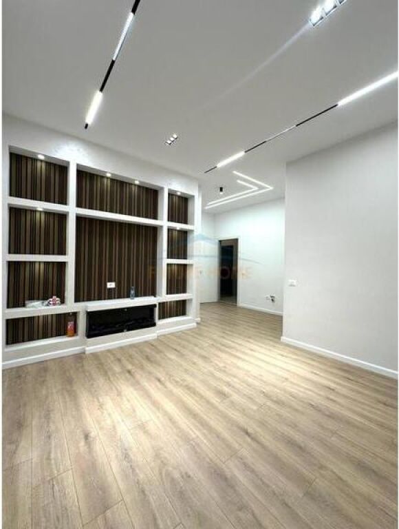 Shitet , Apartament 1+1 Unaza e re, Tirane