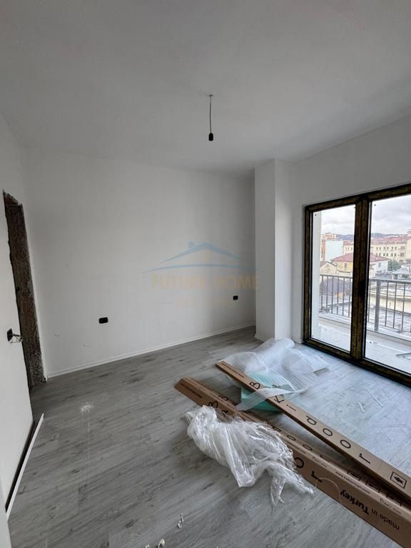 Affitto, Appartamento 2+1+2, Via delle Barricate