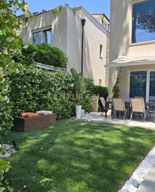 ✨ Vilë luksoze me pishinë për shitje