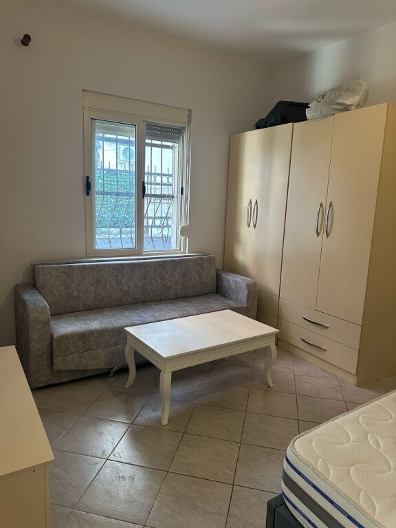 Studio apartment for rent on Kosovareve Street .