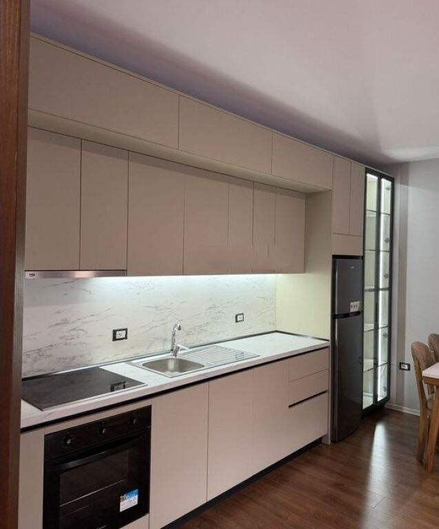 Jepet me qera apartament 1+1 në zonën e Bulevardi i Ri, pranë Jordan Misja