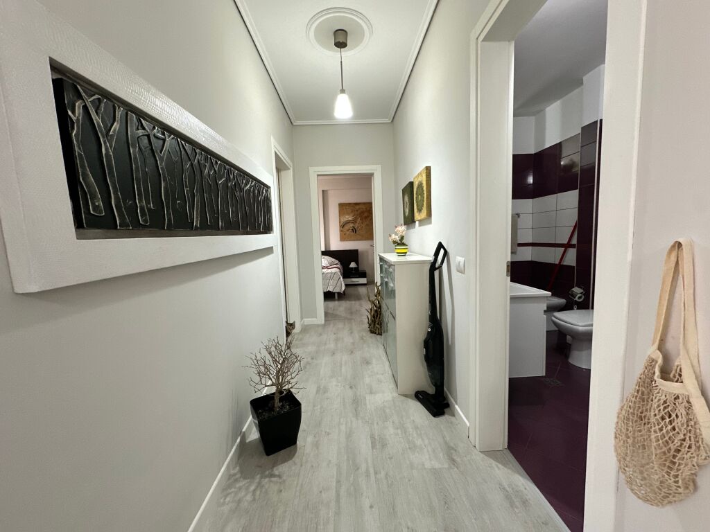 Apartament 2+1+2 për shitje në Lungomare Vij e Pare ,Pamje anësore nga Deti. 2160€ m2