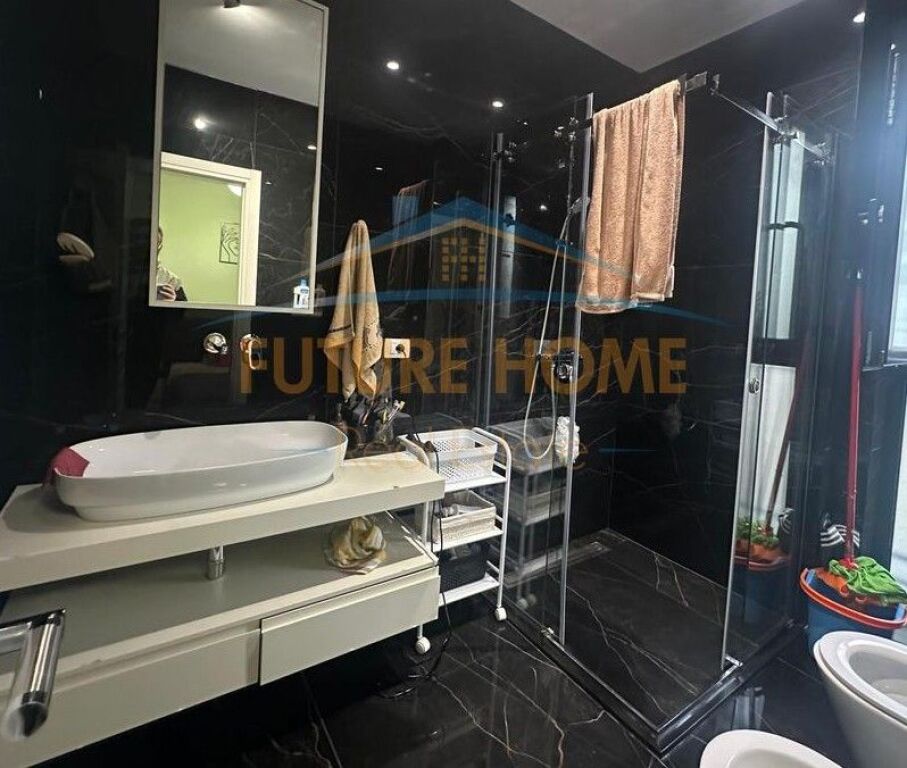 Rent, Apartment 3+1+2+Parking Space, Kosovarëve Street, Tirana