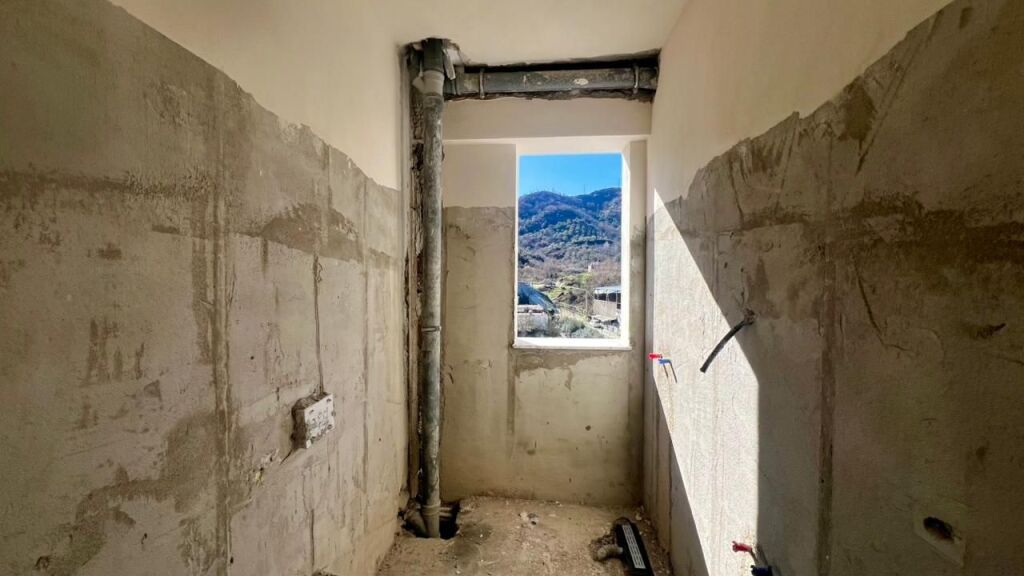 SHITET : 1+1+2 Ballkone📍Liqeni i That (Buze Liqeni - Vije e Pare) - 117.000€ - S.52m² - Okazion Momenti🔥