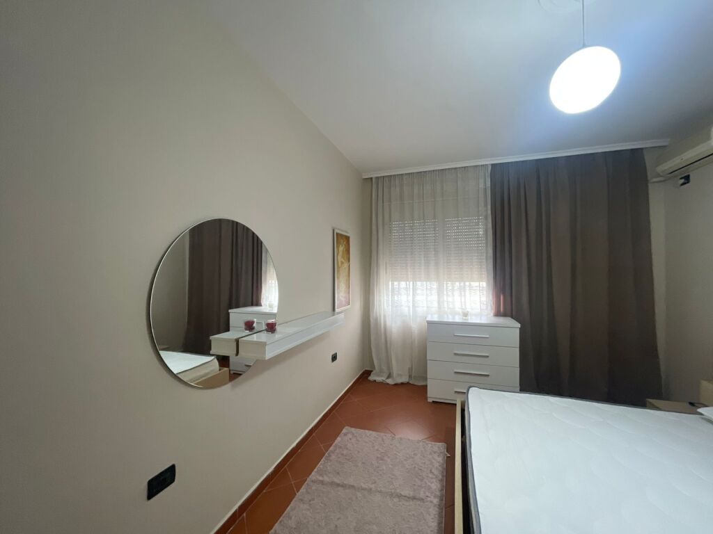 In affitto 2+1+1 BLLOKU 800 mila lek