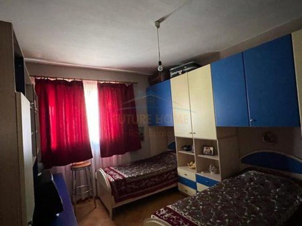 Shitet, Apartament 2+1, Zogu i Zi, Tirane