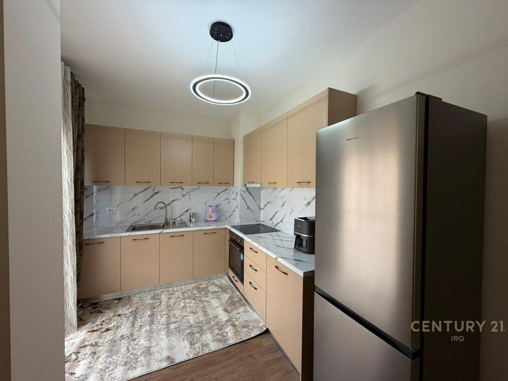 APARTAMENT 2+1+2 NE LAPRAK PER SHITJE