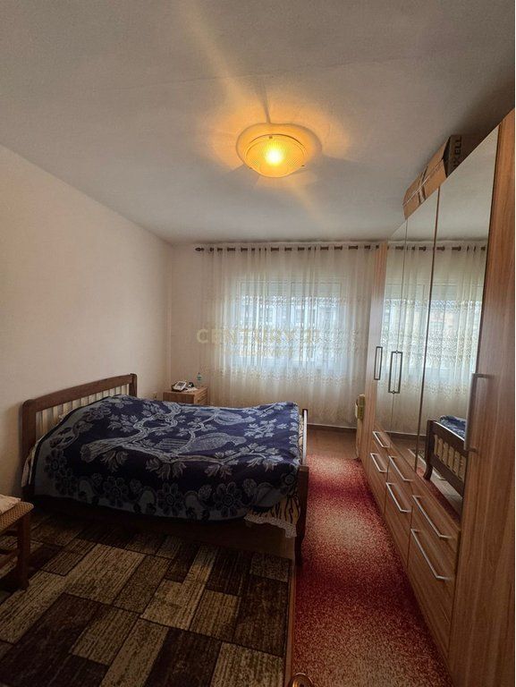 SHITET APARTAMENT 2+1 TEK ISH TREGU ELEKTRIK