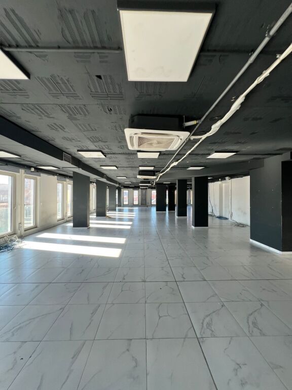 ZYRE ME QERA 1077 M2 ZOGU I ZI 15.000 EURO