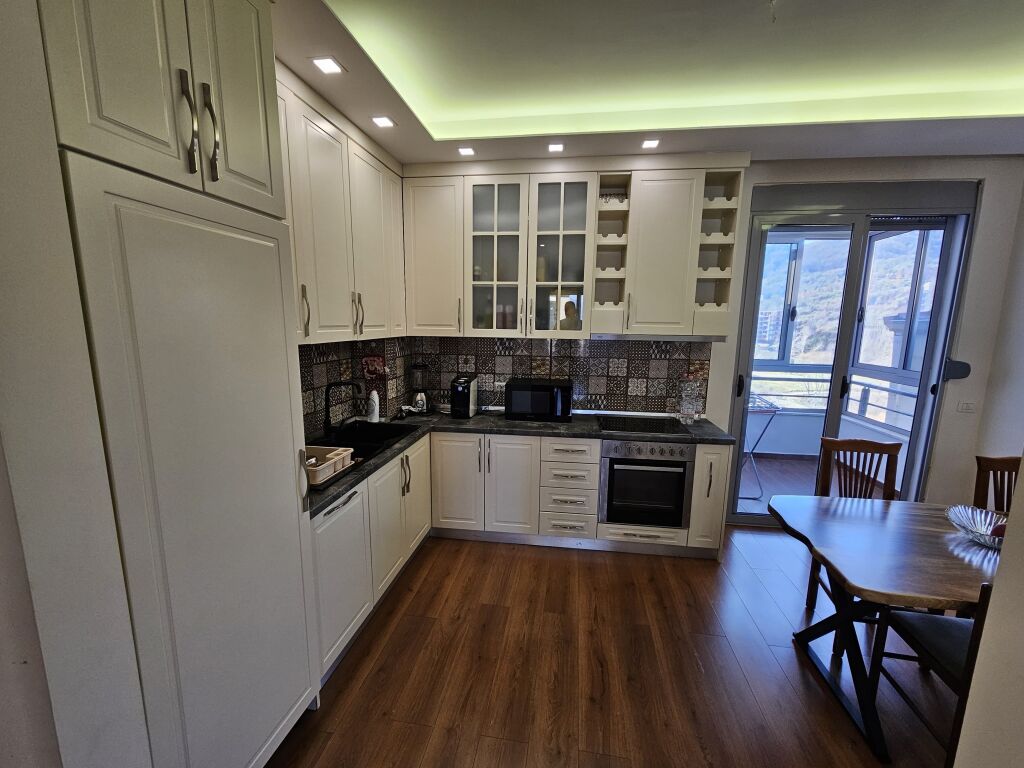 Apartament me qira pas Radisson Liqeni i thatë