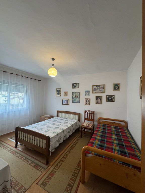 SHITET APARTAMENT 2+1 TEK ISH TREGU ELEKTRIK