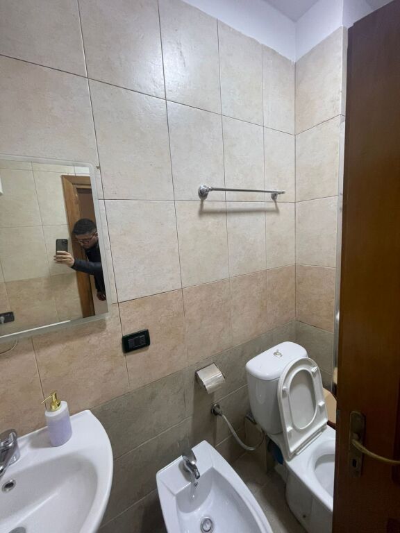 In affitto 2+1+1 BLLOKU 800 mila lek