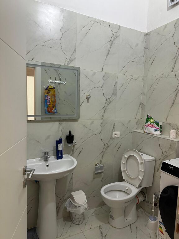 2+1,i mobiluar ne Astir te kompleksi tudas,500 euro