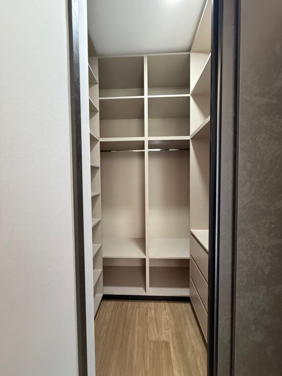 🏠Jepet me qira Apartament Modern 2+1+Post Parkimi 📍Golden Tower Residence, Mine Peza 💶Çmimi: 1100€