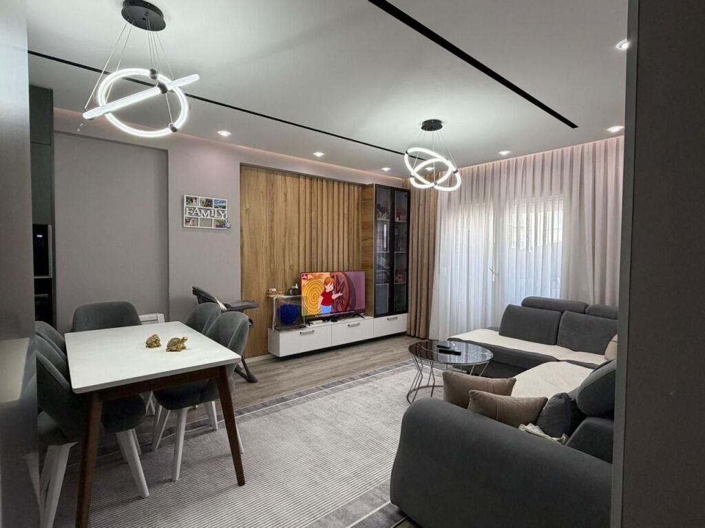 Apartament 2+1, Ish Parku!