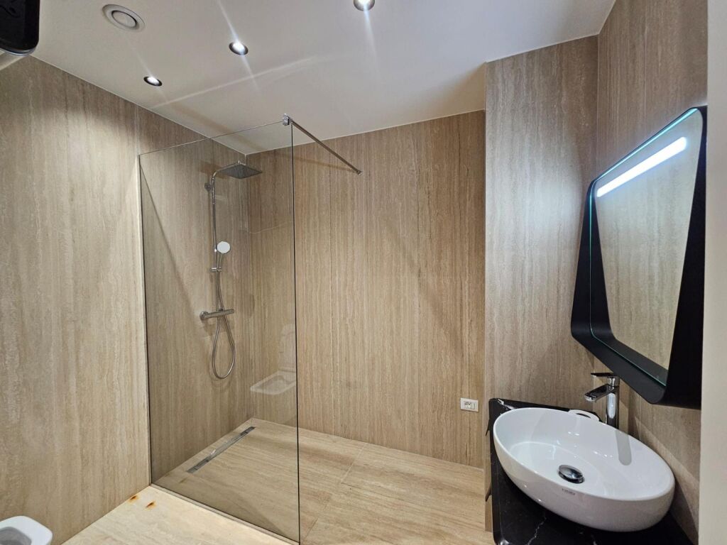 Lake View, Japim zyre per qira