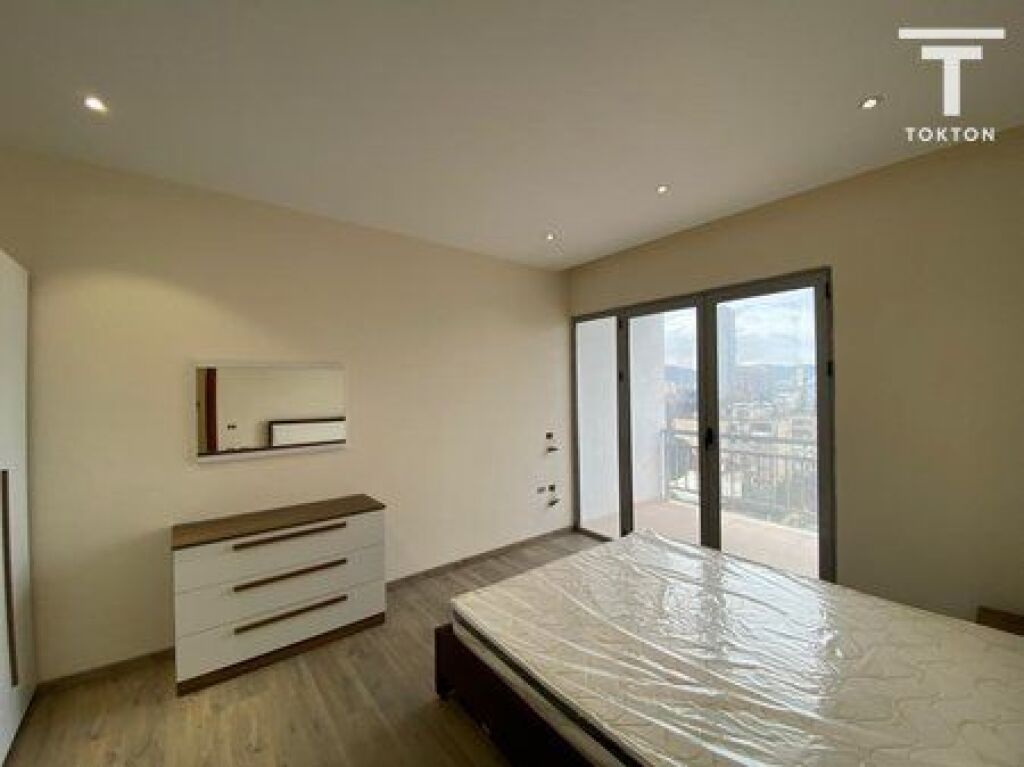 QIRA, APARTAMENT 3+1+2 BULEVARDI ZHAN D'ARK, TIRANË