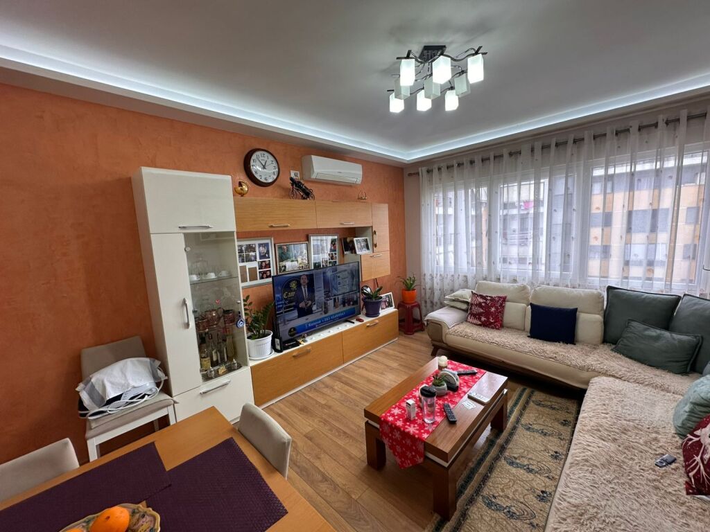 Appartamento 2+1+2 in vendita ad Astir