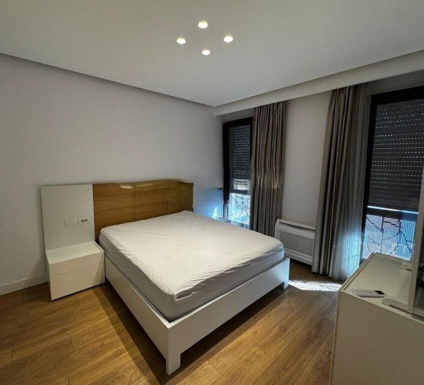 Duplex moderno in affitto – Centro, Via Barrikadave