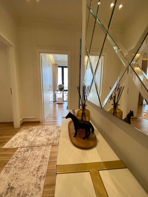 Apartament luksoz 2+1+🅿️,Rruga e Elbasanit prane Lion Park