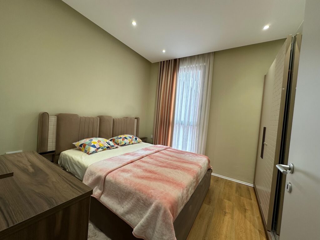 Jepet me qira apartament 1+1 tek Galeria Roma , rruga Kavajes