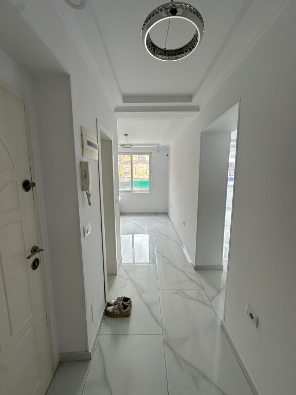 Apartment 1+1 for rent. DIBRES street 600 E